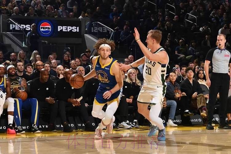 库里31+7+7字母哥空砍34+10+5 勇士力擒雄鹿